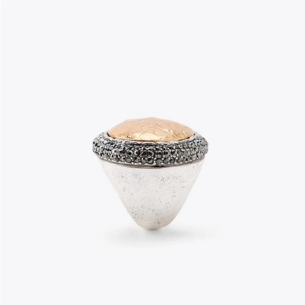 NWT Zara Crystals Texture Maxi Ring